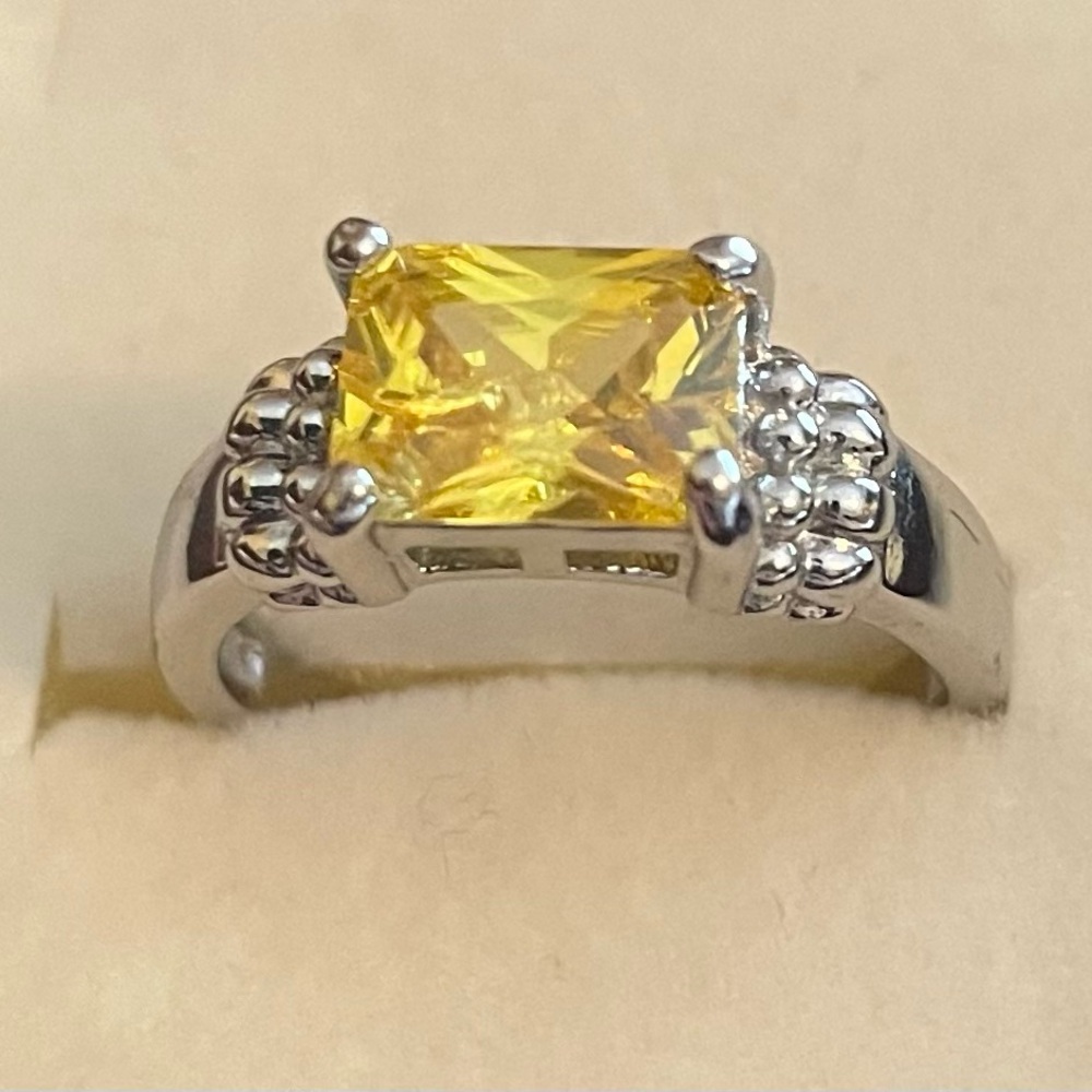 Elegant Yellow Gemstone Silver Ring